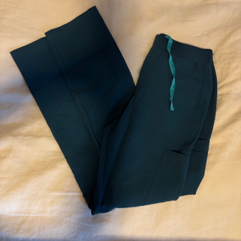 Figs men scrub pants in Caribbean blue